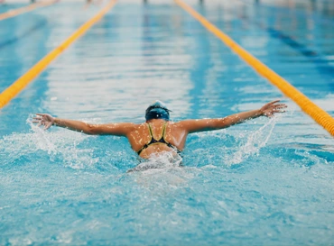 Les sports en piscine ou en mer